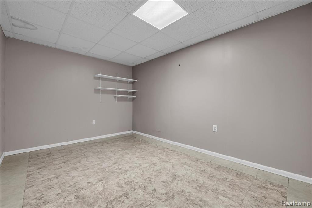 824 N Beech Daly Road, Dearborn Heights, MI 48127 — Photo 23