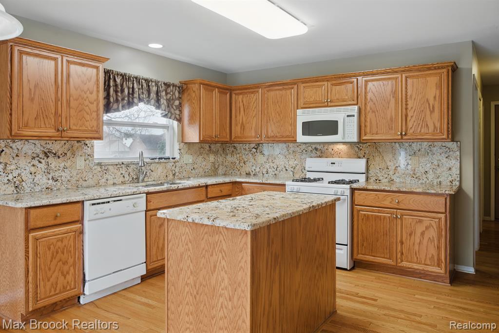 7131 WHITE TAIL Drive, Grand Blanc, MI 48439 — Photo 19