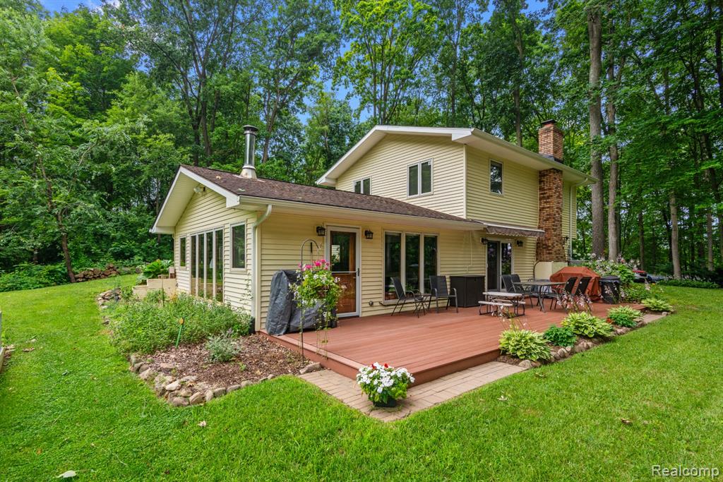 5500 Hartland Road, Fenton, MI 48430 — Photo 3