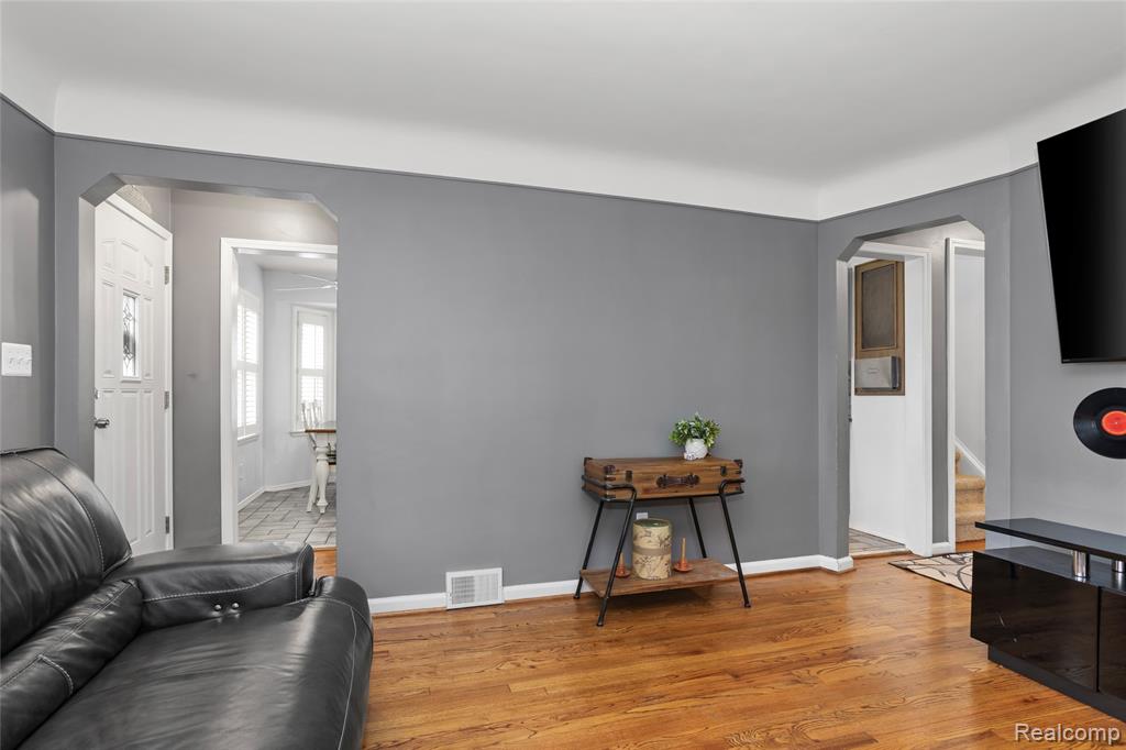 621 Kingsbury Avenue, Dearborn, MI 48128 — Photo 3