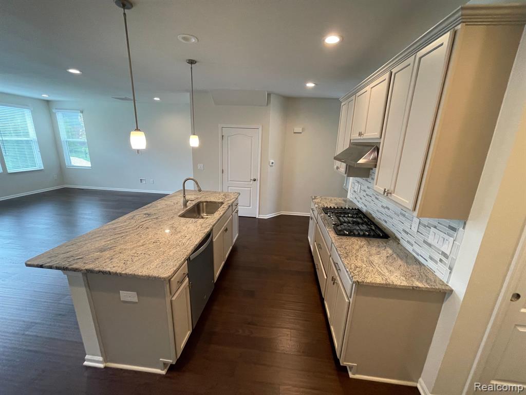 43545 PROSPECT, Novi, MI — Photo 4