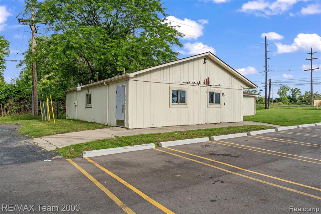 49365 S Interstate 94 Service Drive, Belleville, MI 48111 — Photo 11