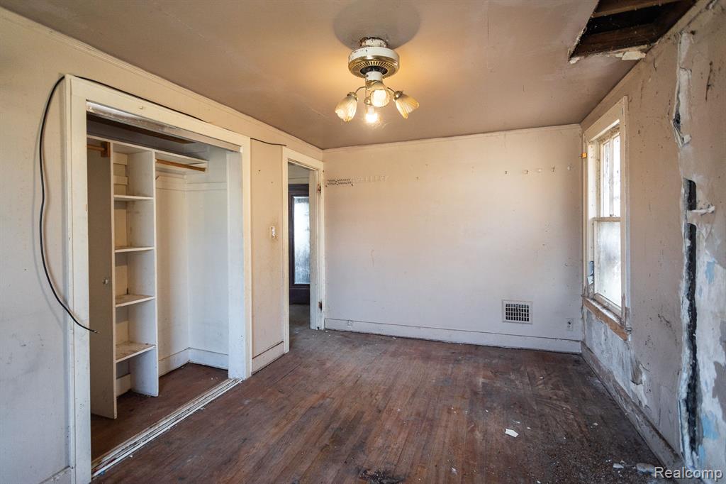 9169 WARD Street, Detroit, MI 48228 — Photo 11