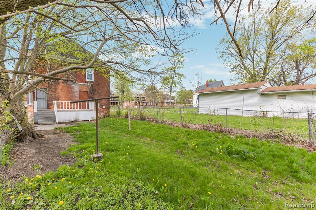 3010 Montclair Street, Detroit, MI 48214 — Photo 11