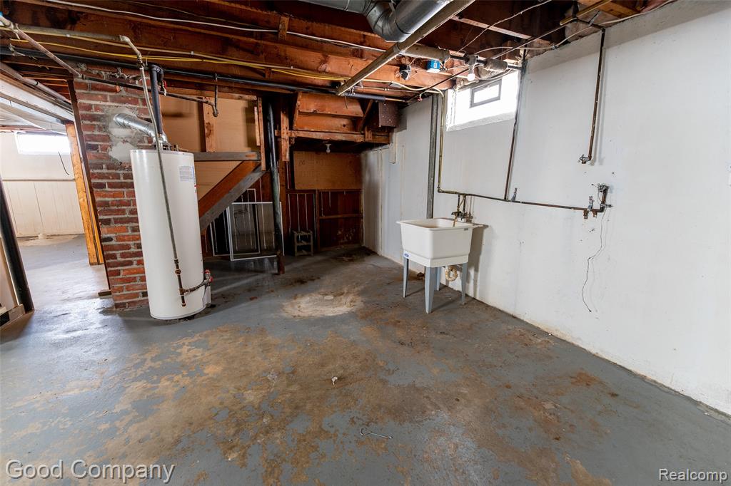 18953 Woodcrest Street, Harper Woods, MI 48225 — Photo 43