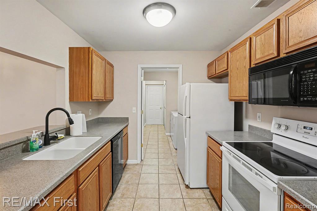 46124 Allenton Drive, Macomb, MI 48044 — Photo 7