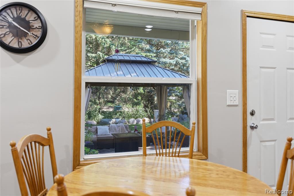 806 S 10th Street, St. Clair, MI 48079 — Photo 17
