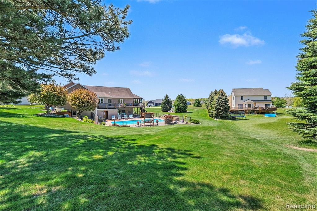408 N Outlook Court, Perry, MI 48872 — Photo 40