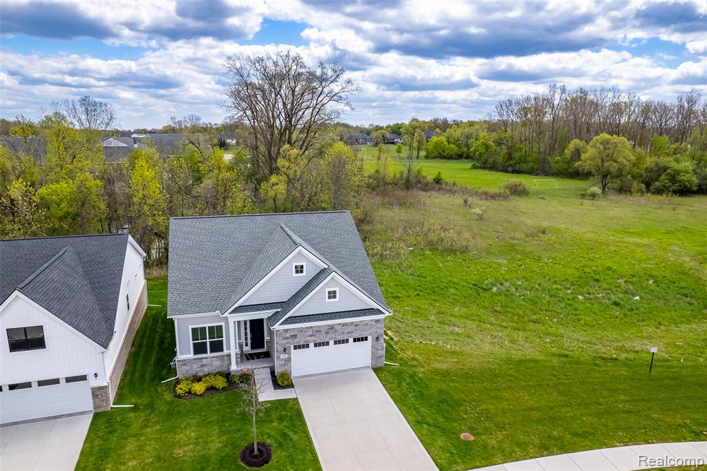 5545 Helmsdale Boulevard, West Bloomfield, MI — Photo 60