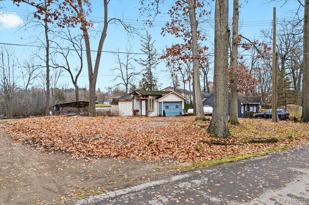 4370 Leroy Street, White Lake, MI 48383 — Photo 3