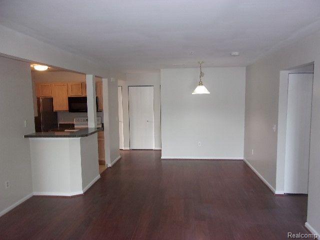 866 AMANDA Lane, Pontiac, MI 48340 — Photo 4