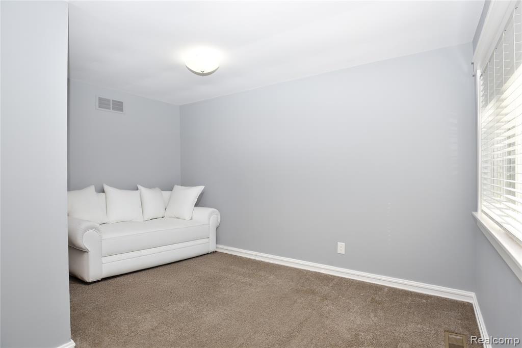3800 Lakeview Boulevard, Orchard Lake Village, MI 48324 — Photo 22