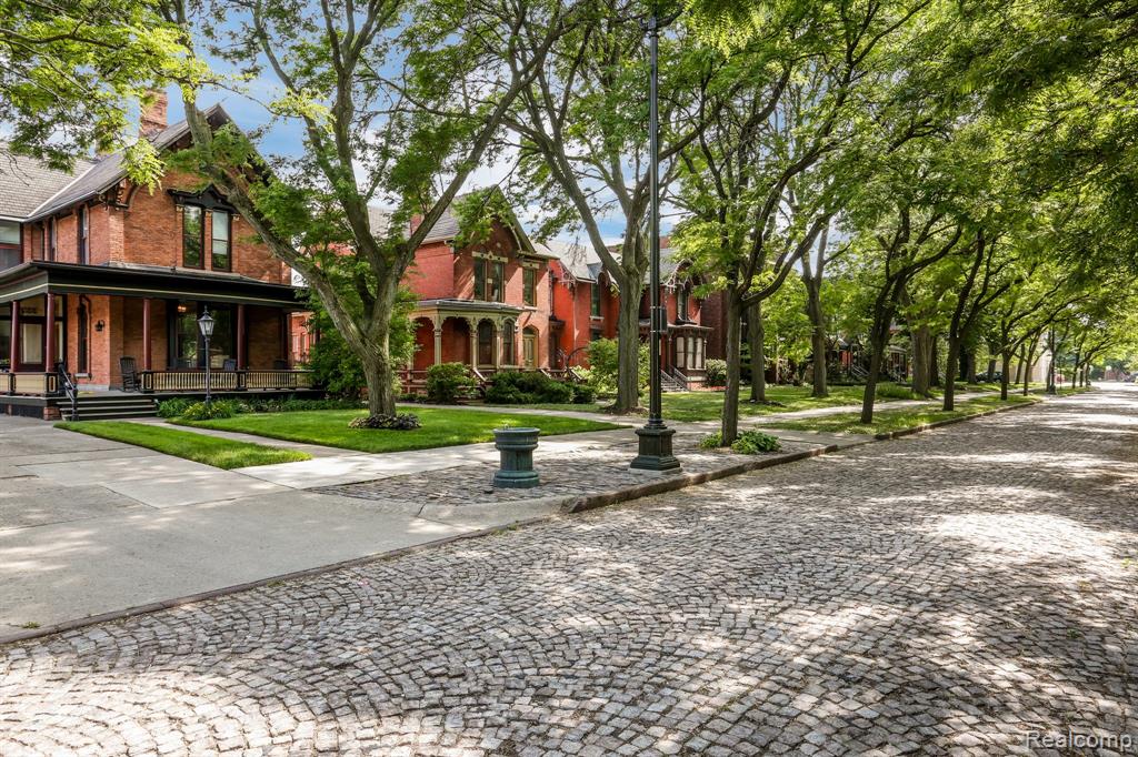 615 W Hancock Street, Detroit, MI 48201 — Photo 29
