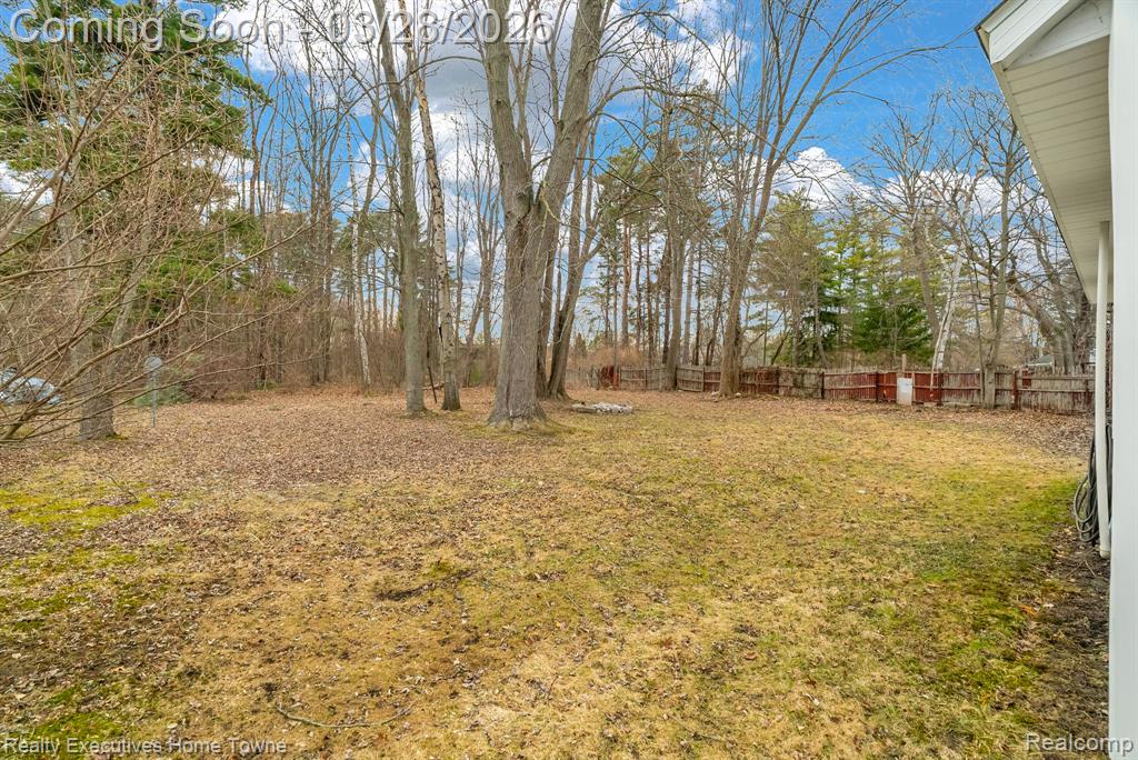 3981 Pine Grove Avenue, Fort Gratiot, MI 48059 — Photo 30