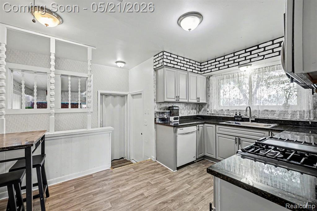 28326 Alden Street, Madison Heights, MI 48071 — Photo 11