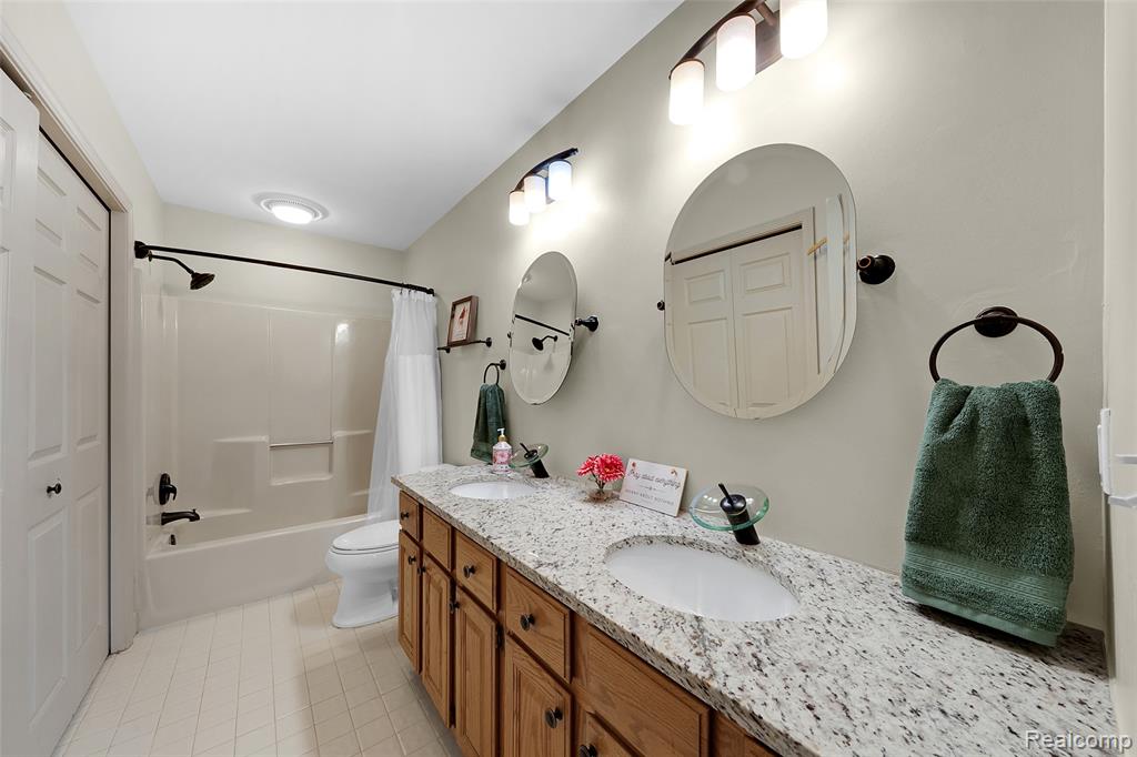 45300 White Pines Drive, Novi, MI — Photo 20
