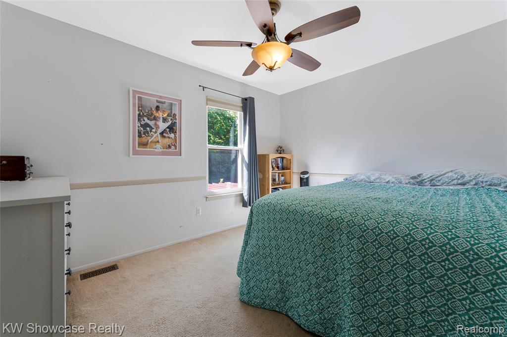 5409 S Piccadilly, West Bloomfield, MI — Photo 44