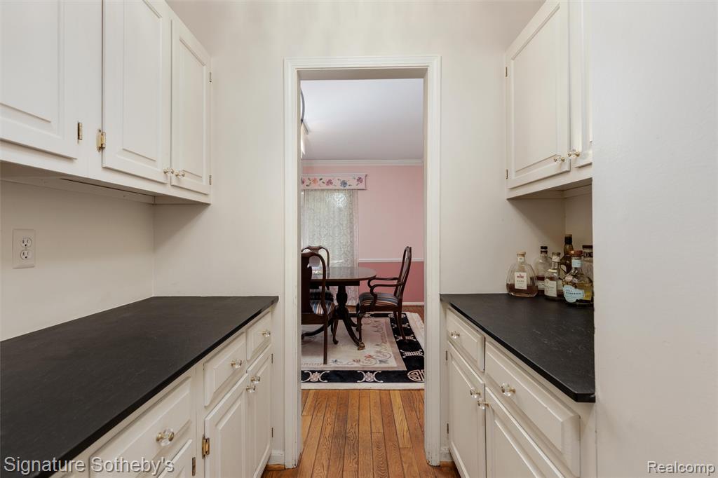 5160 Greenbriar Drive, West Bloomfield, MI 48323 — Photo 10