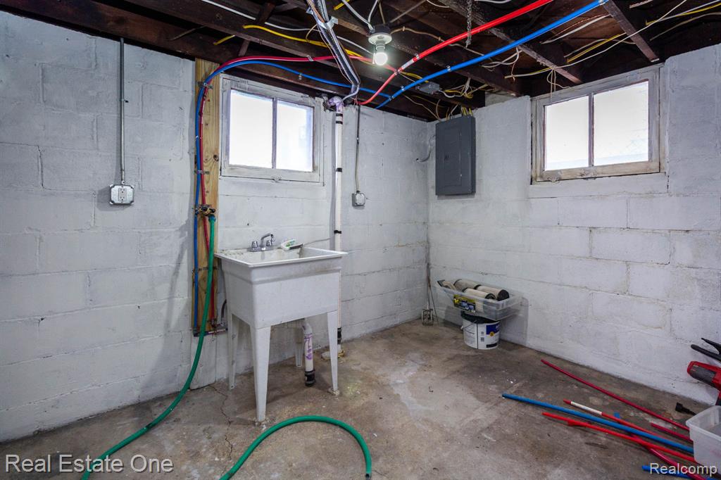 8704 Smart Street, Detroit, MI 48210 — Photo 30