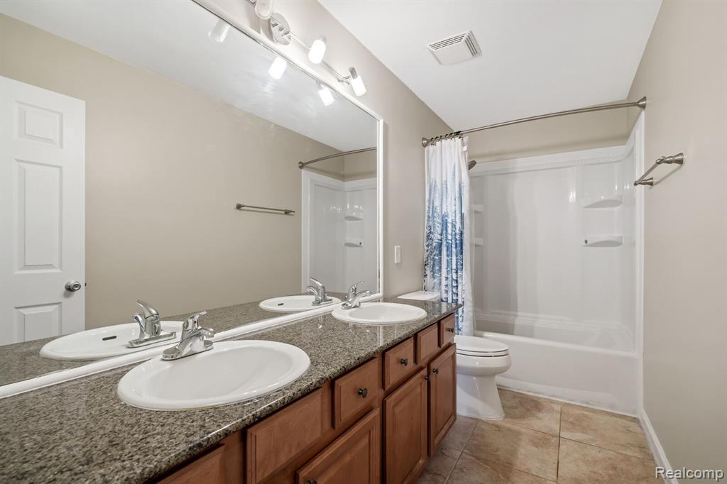 5472 CHARRINGTON, West Bloomfield, MI 48324 — Photo 21