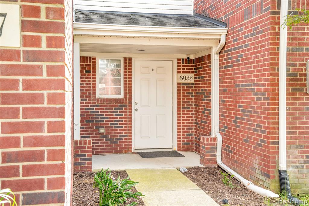 6933 Boulder Pointe Drive, Washington, MI — Photo 2