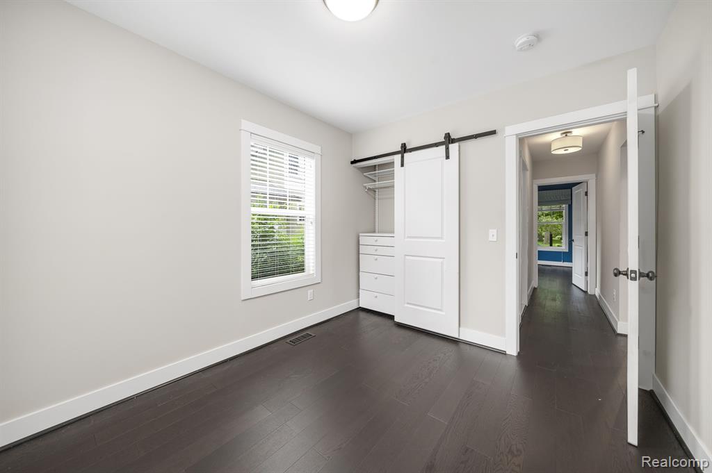 821 MAXWELL Avenue, Royal Oak, MI 48067 — Photo 16