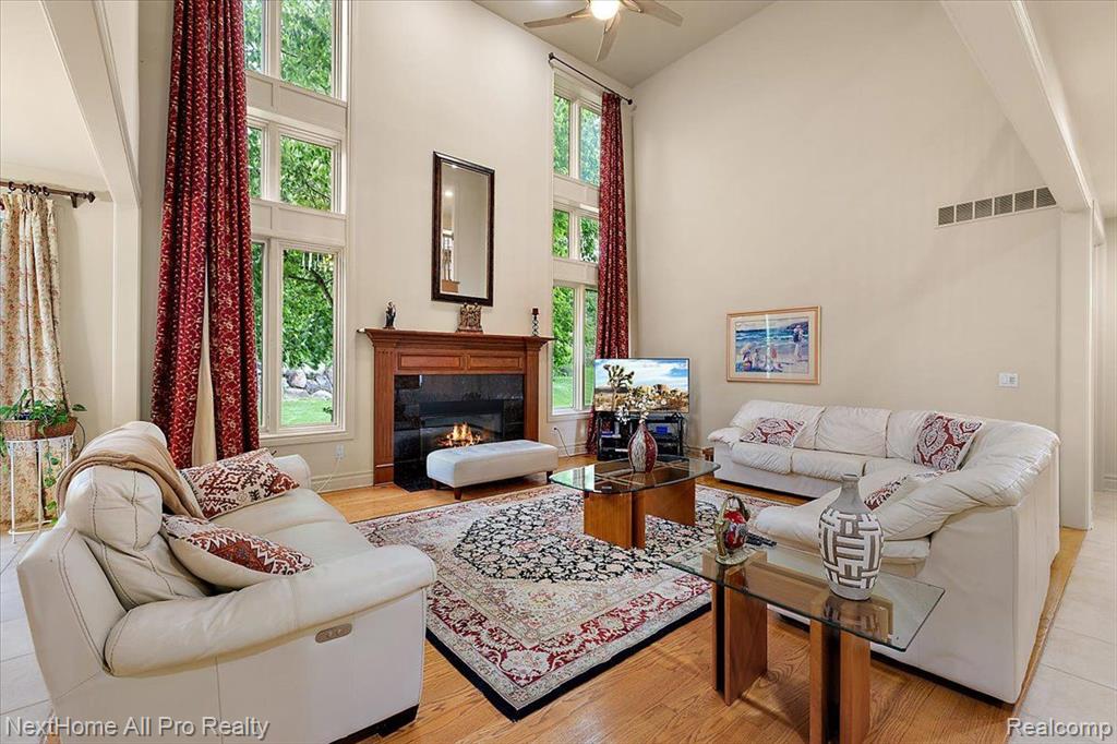 18730 MARBLE HEAD Drive, Northville, MI 48168 — Photo 16
