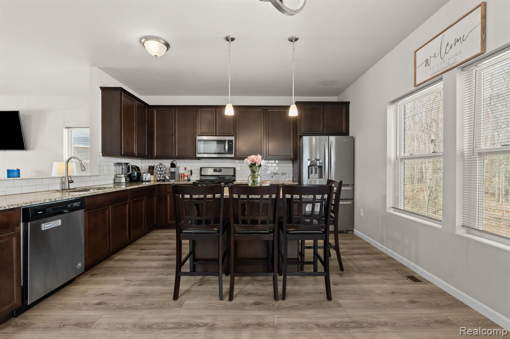 42884 FREDERICK, Van Buren, MI 48111 — Photo 8