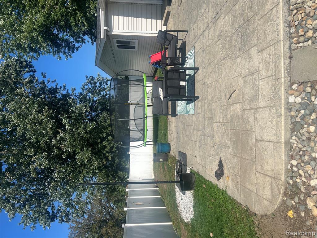 7451 Johnson Road W, Flushing, MI 48433 — Photo 17