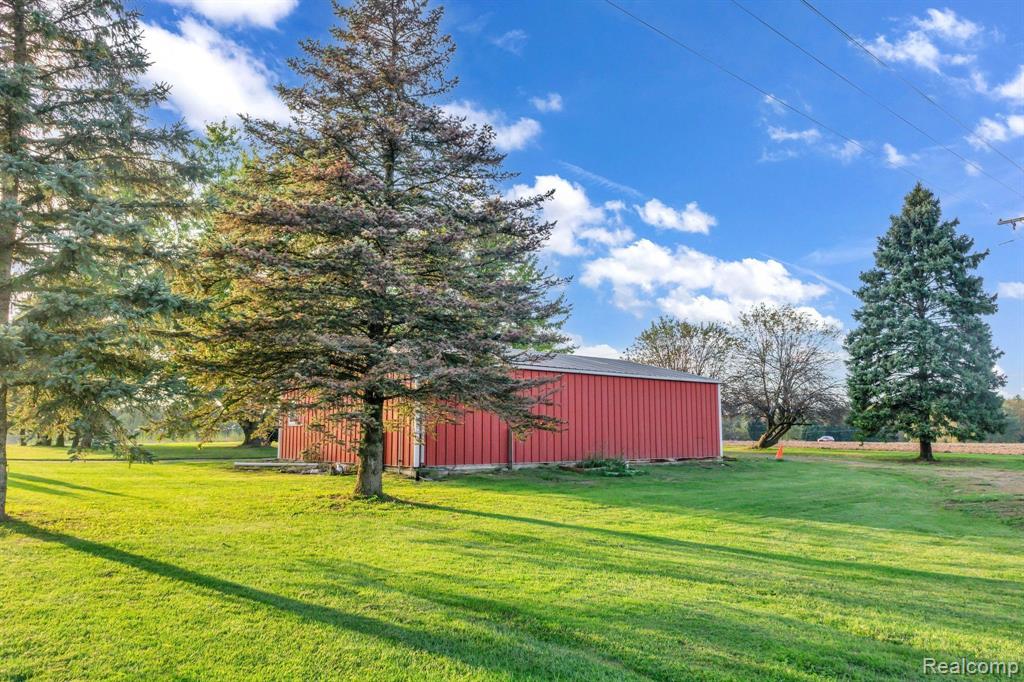 925 S Gregory Street, Fowlerville, MI 48836 — Photo 7