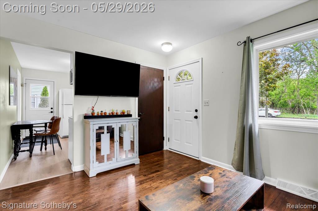 536 Wood Street, Fenton, MI 48430 — Photo 5