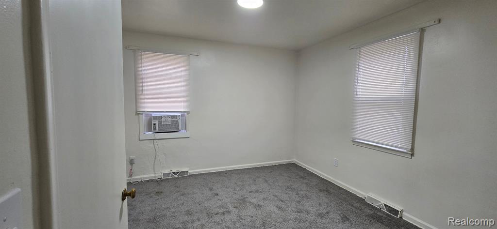 21004 PARKSIDE Boulevard, Ferndale, MI 48220 — Photo 17