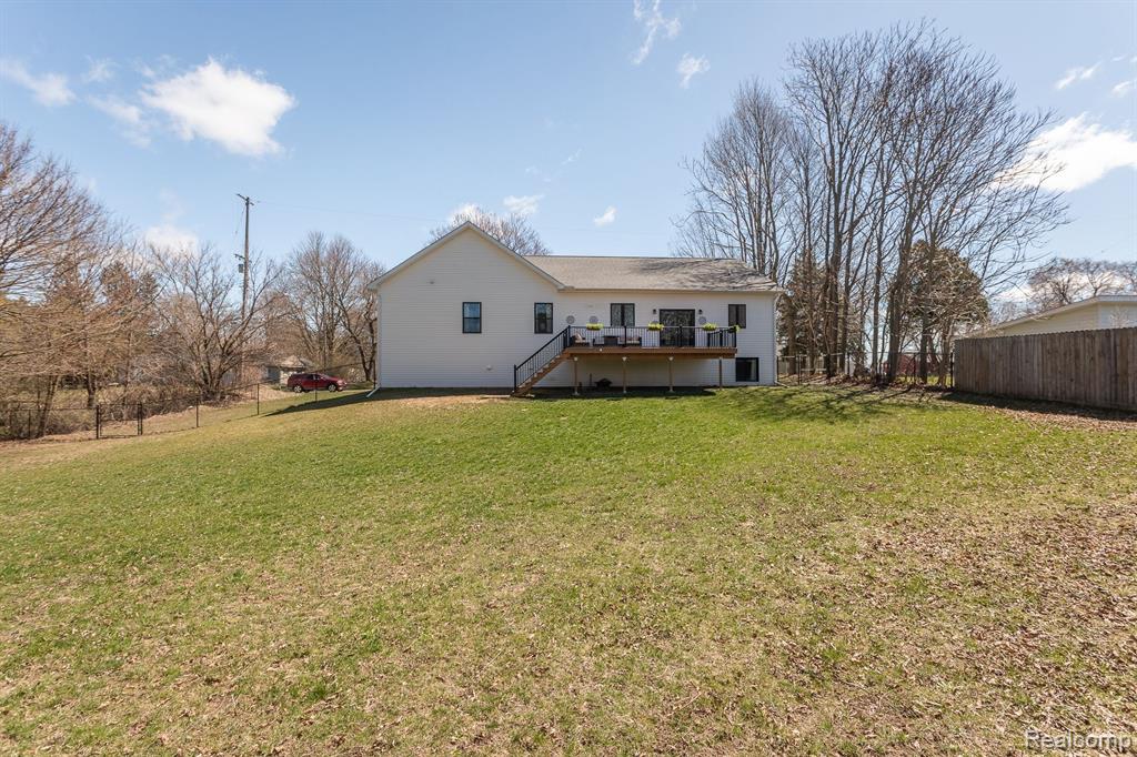619 N WATKINS, Perry, MI 48872 — Photo 35