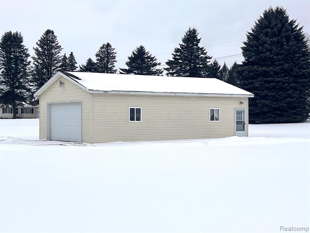 651 Beard Road, Perry, MI 48872 — Photo 24