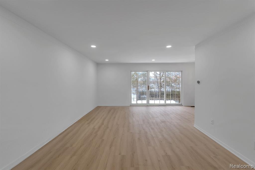 408 Fox Hills #A5 Drive S, Bloomfield Hills, MI 48304 — Photo 12