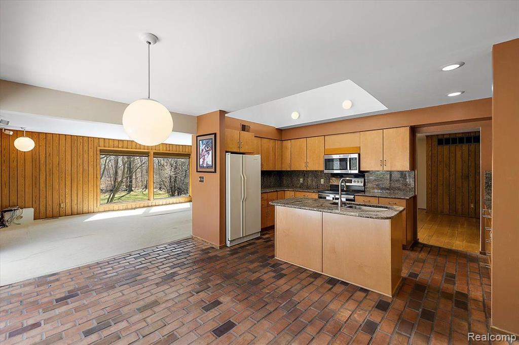 6145 BLUE BEECH Road, Rochester Hills, MI 48306 — Photo 17