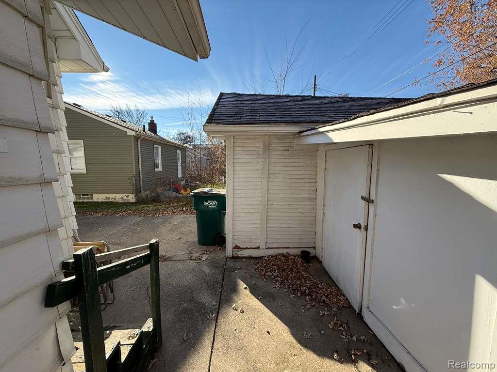 819 Cawood Street, Lansing, MI 48915 — Photo 27