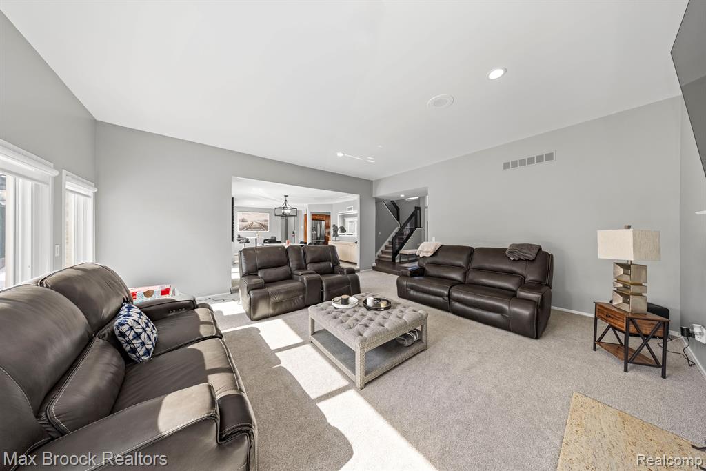 5547 MAPLE LEAF Court, West Bloomfield, MI — Photo 9