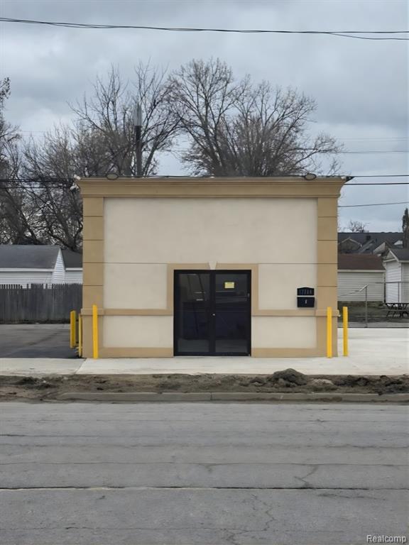 17744 E 9 Mile Road, Eastpointe, MI 48021