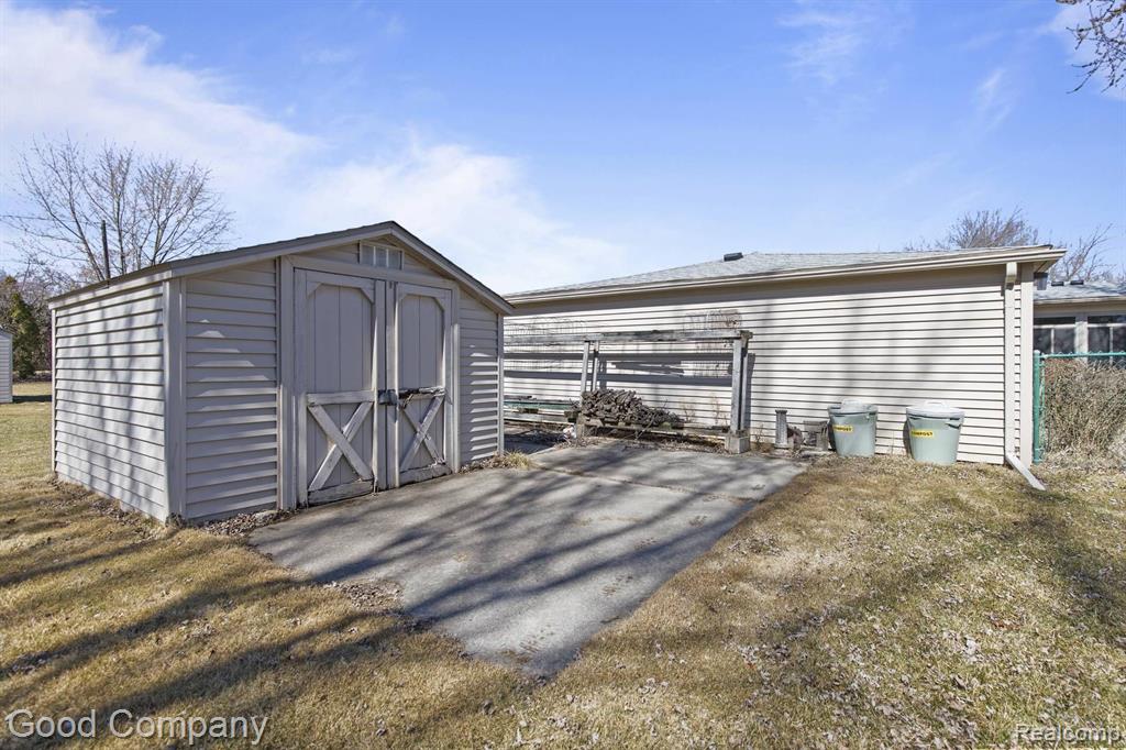 48164 MALLARD Drive, Chesterfield, MI 48047 — Photo 38