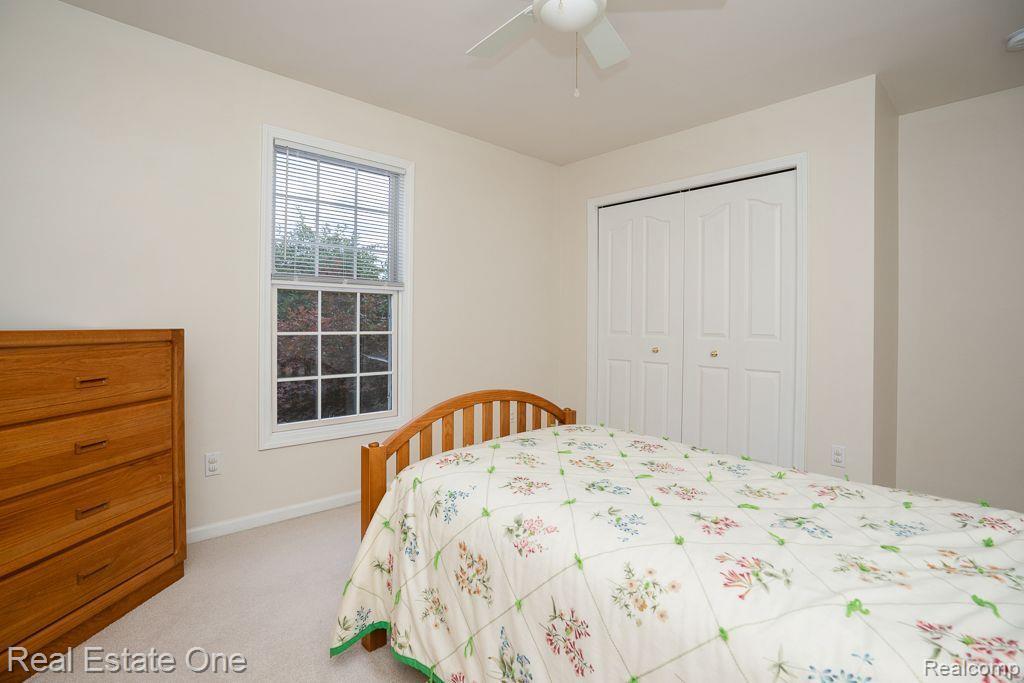 961 HOLLOW CORNERS, Rochester, MI 48307 — Photo 35