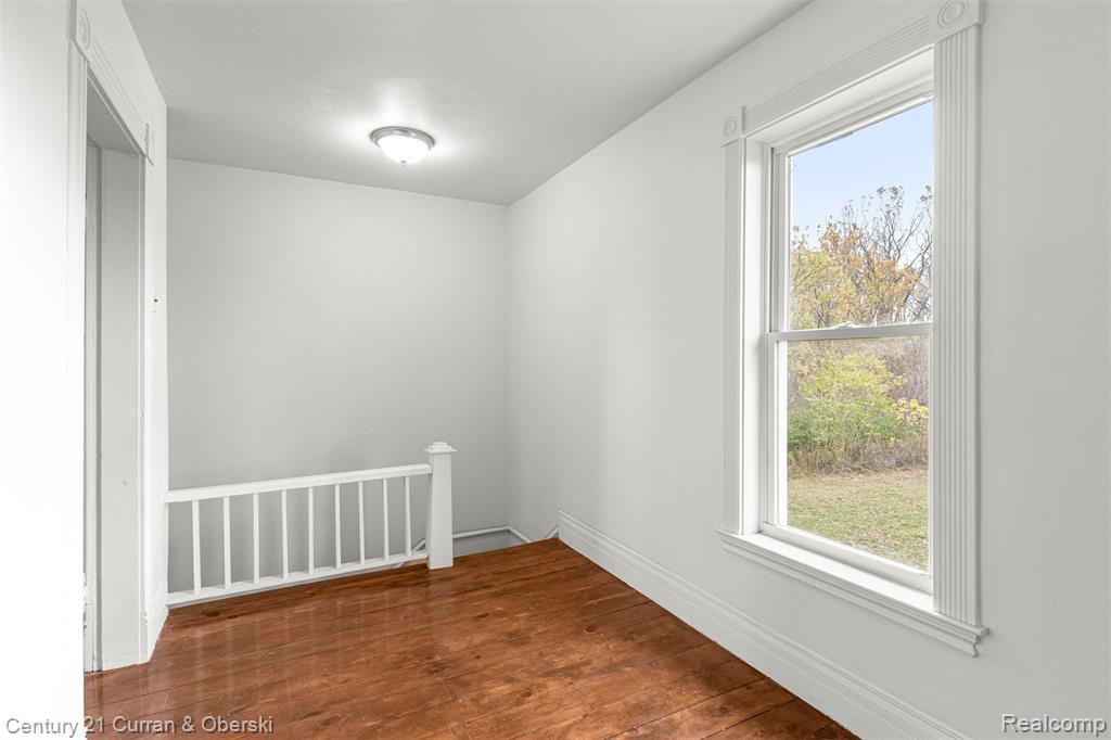 8004 N Farmington Road, Westland, MI — Photo 17