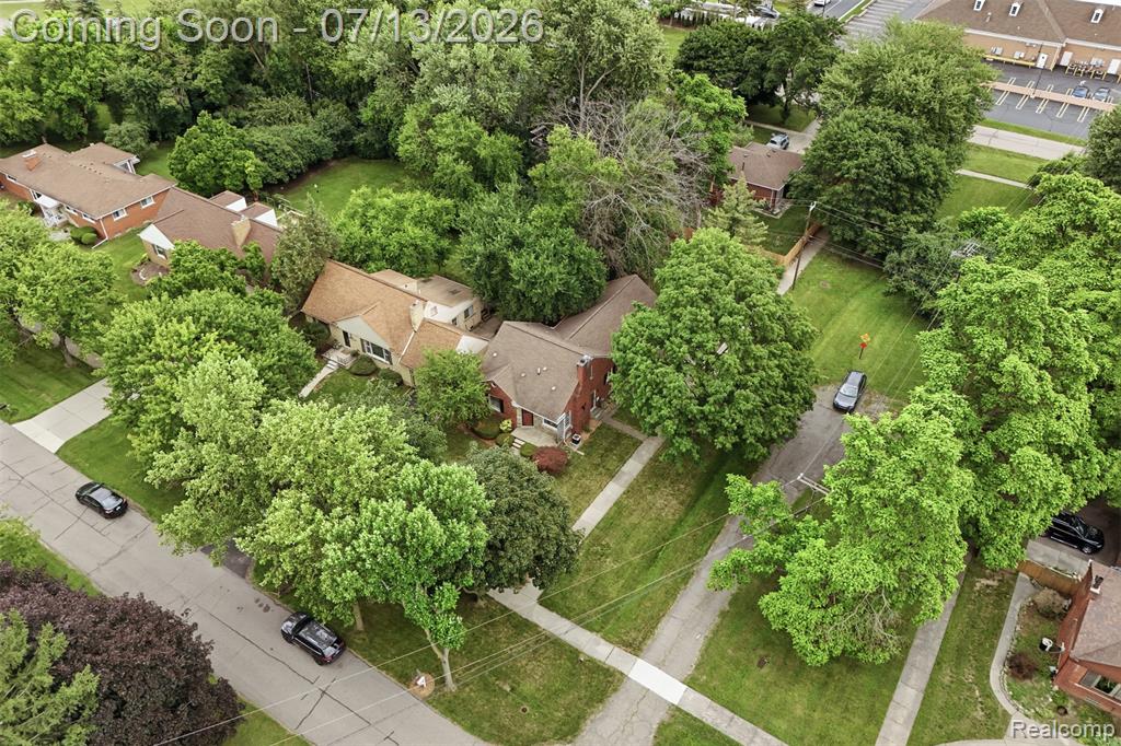 27704 California Drive NW, Lathrup Village, MI 48076 — Photo 38