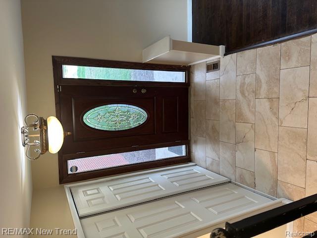 6546 Beverly Crest Drive, West Bloomfield, MI — Photo 3