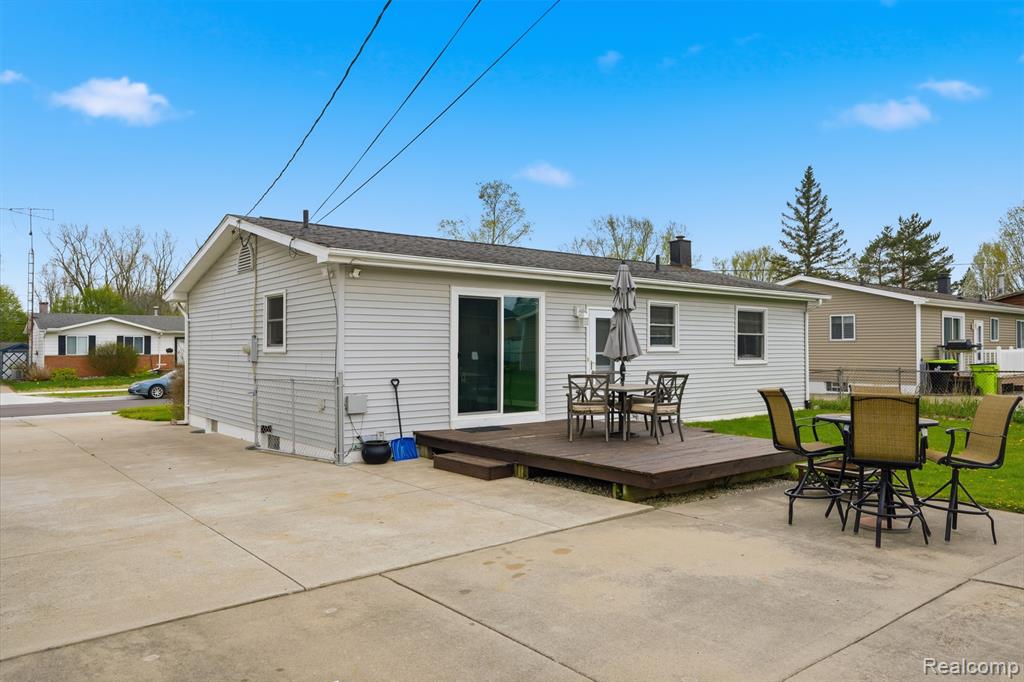 5208 Don Shenk Drive, Swartz Creek, MI 48473 — Photo 20