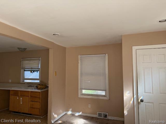 6145 N Dowling Street, Westland, MI — Photo 3