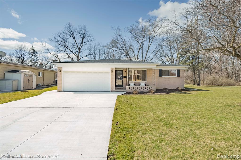5355 CHURCH HILL Drive, Troy, MI 48085 — Photo 2