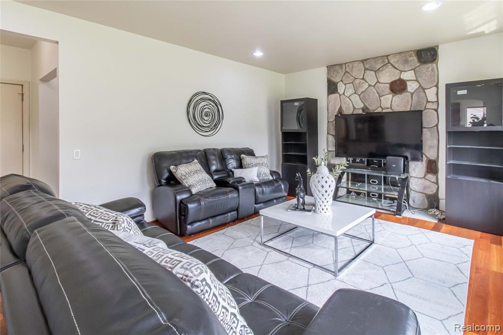 47302 Butler Lane, Novi, MI — Photo 25
