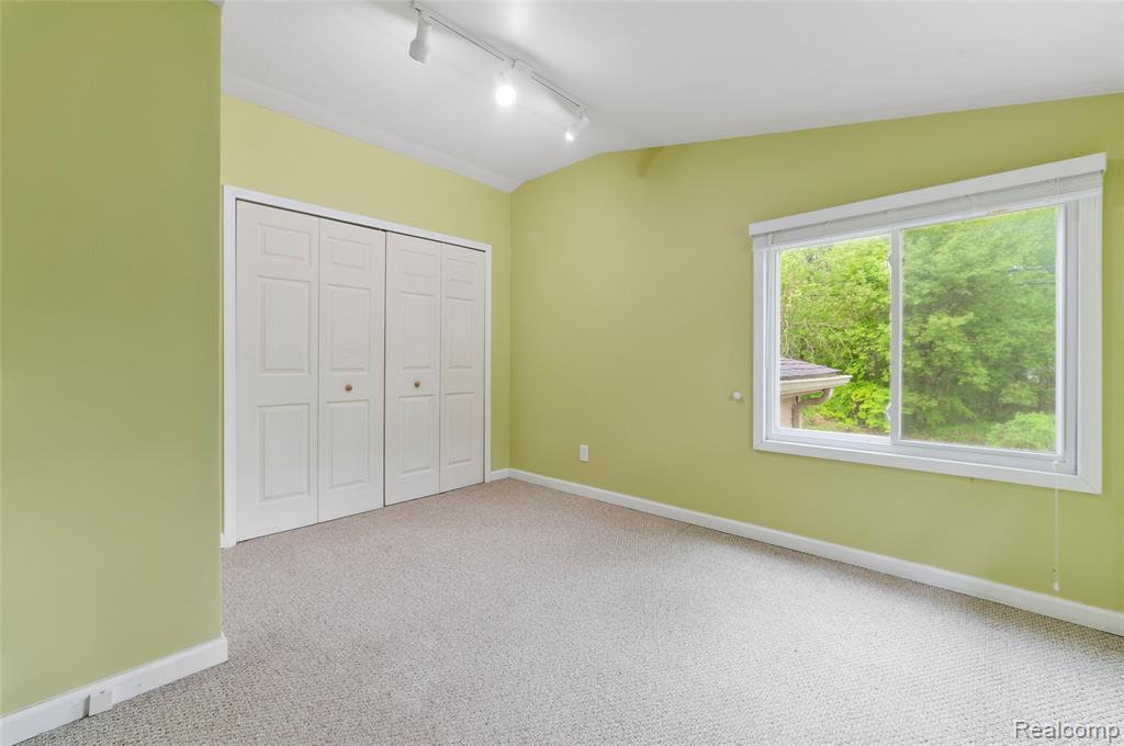 811 Miller Road, Lake Orion, MI 48362 — Photo 22