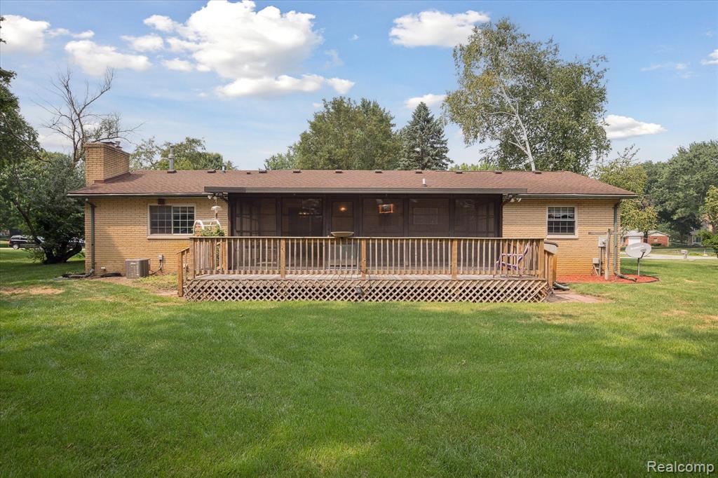 8812 Rio Vista Street, Green Oak, MI 48116 — Photo 37